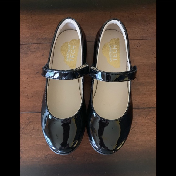 umi cloud tech shoes